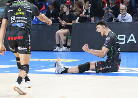 Superlega Credem Banca: Semifinale gara2. Risultato e statistiche set per set. Civitanova - Verona 3-1 Superlega Credem Banca: Semifinale gara2. Risultato e statistiche set per set. Civitanova - Verona 3-1