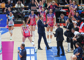 A1 Tigotà: Il risultato dell'anticipo della 10ª giornata. Classifica e programma A1 Tigotà: Il risultato dell'anticipo della 10ª giornata. Classifica e programma