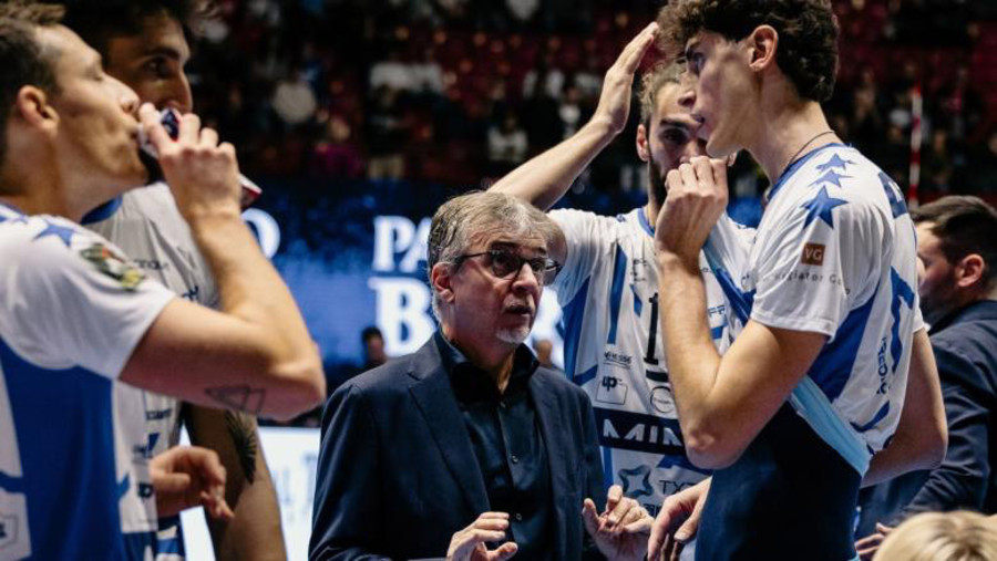 Coach Massimo Eccheli Coach Massimo Eccheli