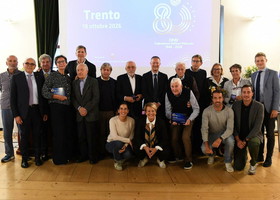 FIPAV: Trento celebra gli 80 anni, premiati i protagonisti della pallavolo locale FIPAV: Trento celebra gli 80 anni, premiati i protagonisti della pallavolo locale
