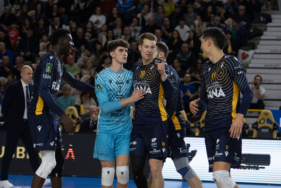 Superlega: Buon compleanno Mozic. MVP, Verona supera Cuneo 3-0