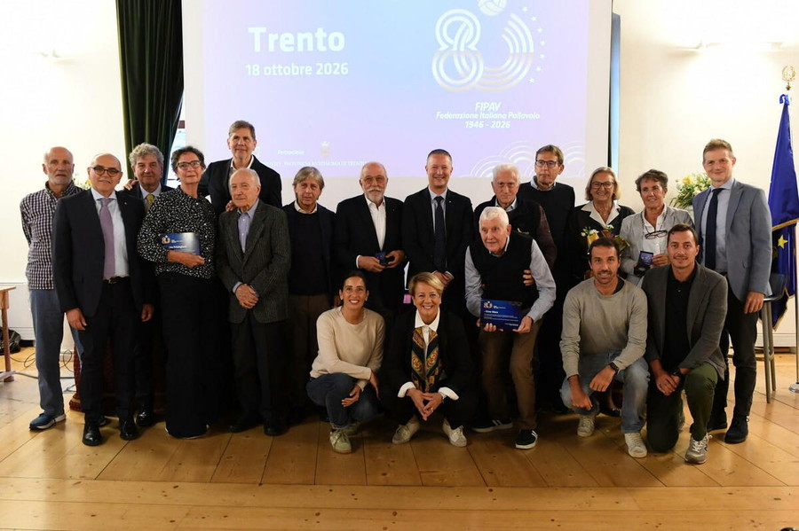 FIPAV: Trento celebra gli 80 anni, premiati i protagonisti della pallavolo locale FIPAV: Trento celebra gli 80 anni, premiati i protagonisti della pallavolo locale