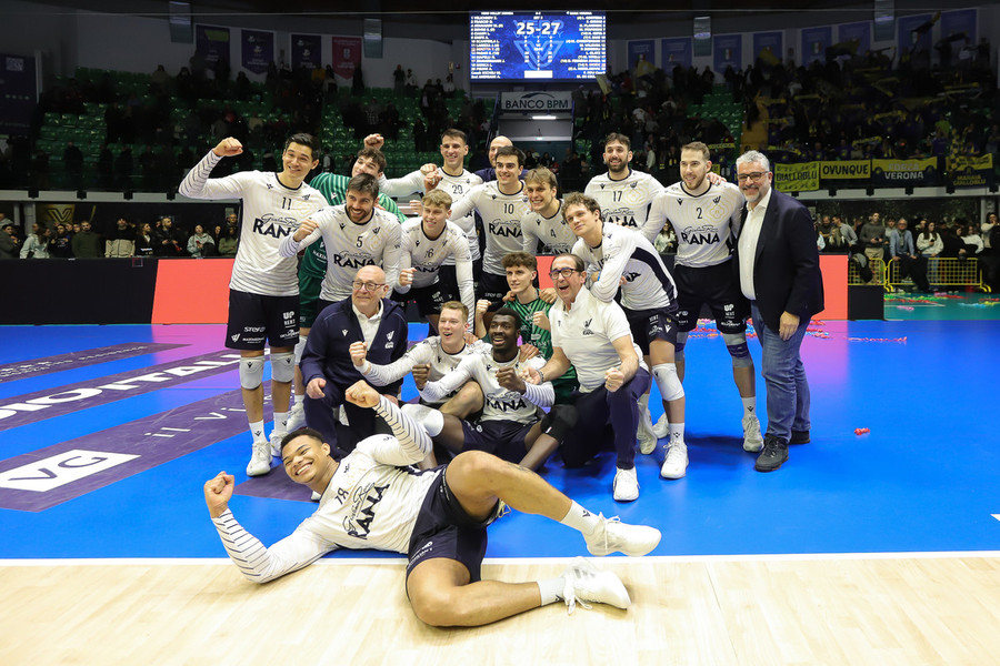 Superlega Credem Banca: Verona passa 0-3 a Monza, Mozic MVP e terzo set ai vantaggi Superlega Credem Banca: Verona passa 0-3 a Monza, Mozic MVP e terzo set ai vantaggi