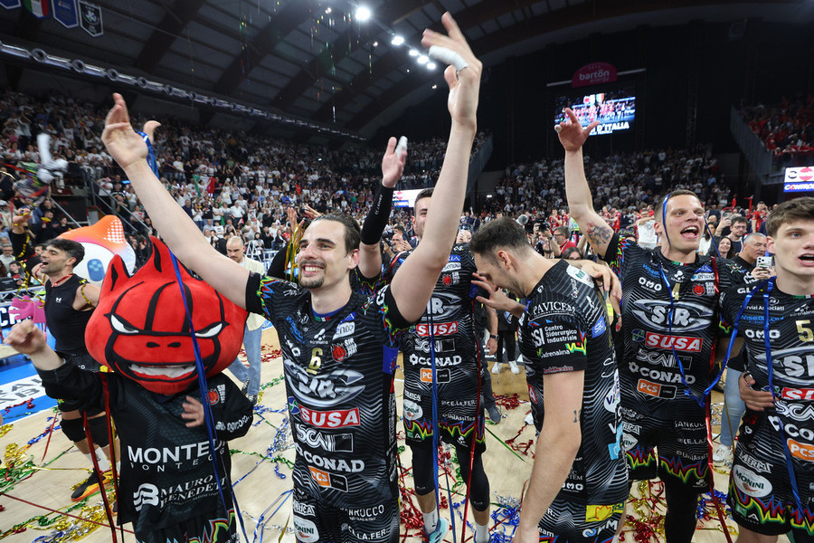 Superlega Credem Banca: Nikolov supera quota 2.000 punti, Perugia chiude i Play Off Scudetto senza sconfitte Superlega Credem Banca: Nikolov supera quota 2.000 punti, Perugia chiude i Play Off Scudetto senza sconfitte