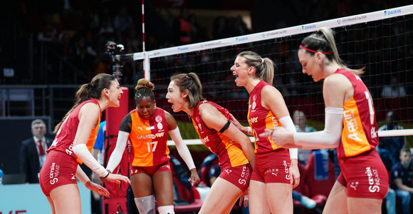 CEV Cup femminile: Galatasaray conquista il trofeo, 3-1 su Chieri nella finale di ritorno. Festeggiano Sylla e coach Bigarelli