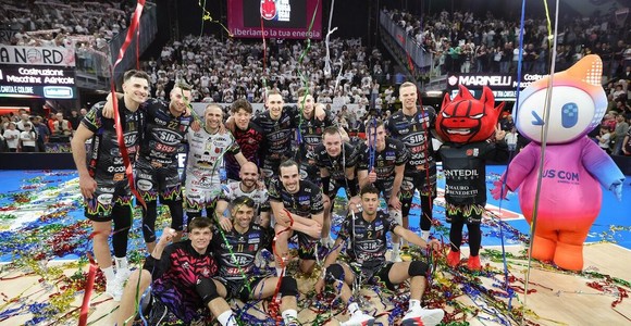 Finale Scudetto:  Gara1. Perugia riparte a mille. 3-0 su una Lube che fatica in attacco