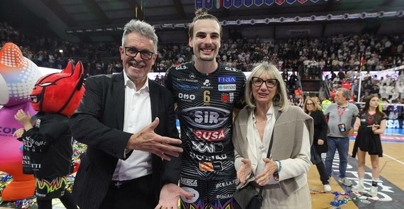 SIMONE GIANNELLI PREMIATO COME MVP