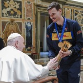 Papa Francesco: &quot;Alzata, battuta, muro, attacco… la pallavolo è metafora di vita e scuola di valori&quot;