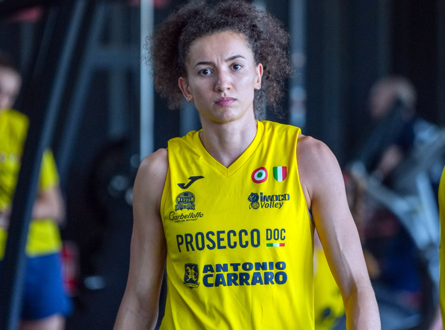 Gabi Guimaraes Gabi Guimaraes