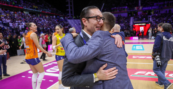 Garbellotto e l'abbraccio a Santarelli Garbellotto e l'abbraccio a Santarelli