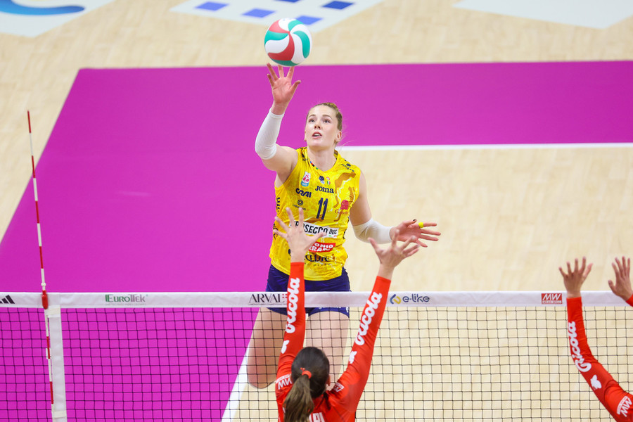 A1 Tigotà: I tabellini della 1. giornata. Haak 34 punti, Antropova firma 6 ace (e 30 punti)