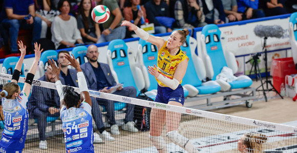 Haak contro il muro dell'Igor