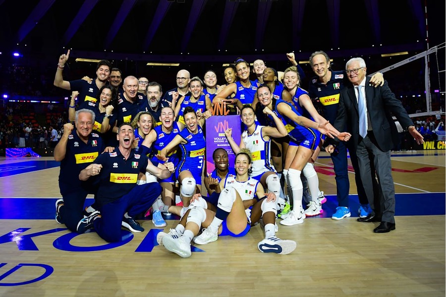 VNL: Tutti i roster delle 18 squadre femminili al via. Con Velasco altri 4 ct italiani
