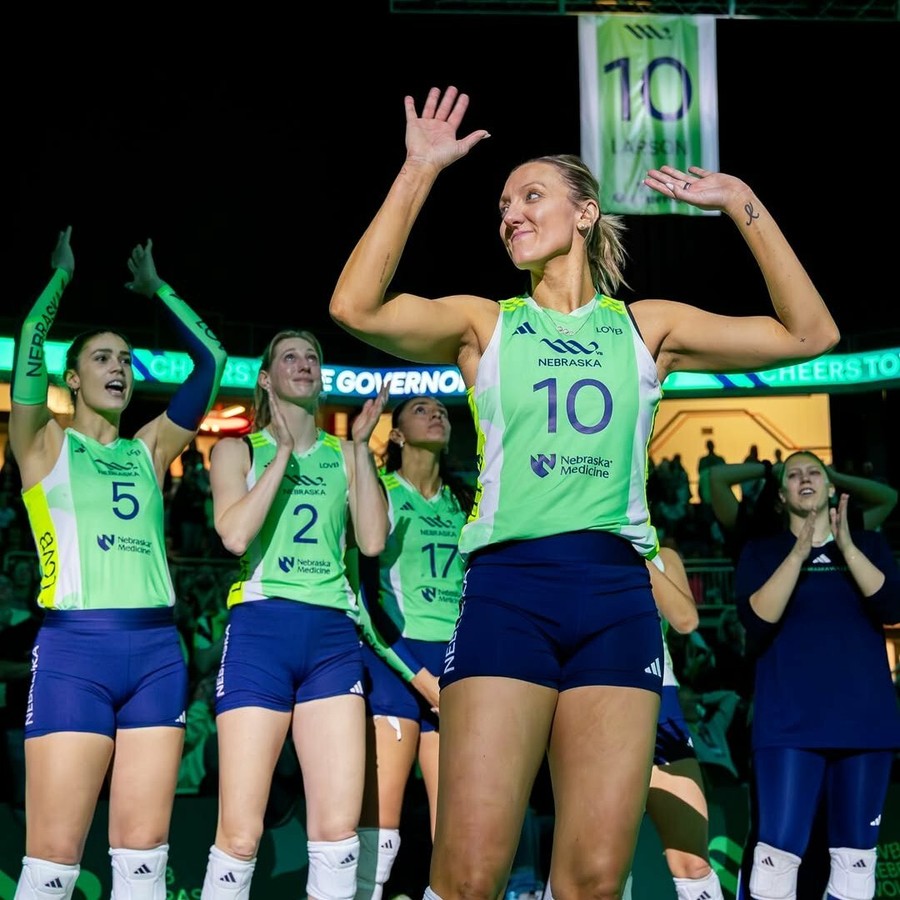 Jordan Larson ai saluti