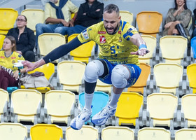 Air Osmany! In Champions con il suo Guaguas LAS PALMAS Air Osmany! In Champions con il suo Guaguas LAS PALMAS