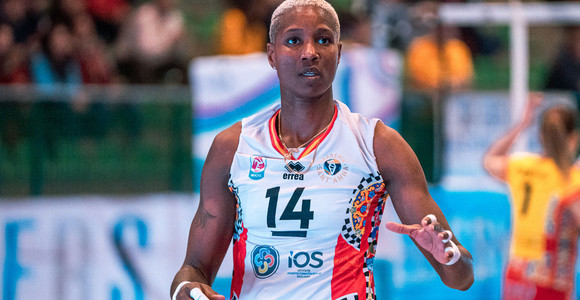 Kenia Carcaces Kenia Carcaces