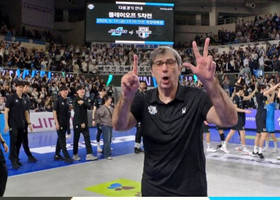 Korea: Hyundai Skywalkers–Cal Jumbos, finale scudetto 3-0 e serie sul 2-2, ma resta il caso video challenge... La foto di Blain Korea: Hyundai Skywalkers–Cal Jumbos, finale scudetto 3-0 e serie sul 2-2, ma resta il caso video challenge... La foto di Blain