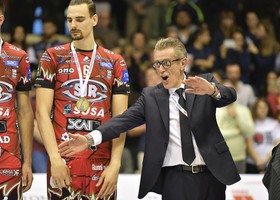 Angelo Lorenzetti festeggia sul podio