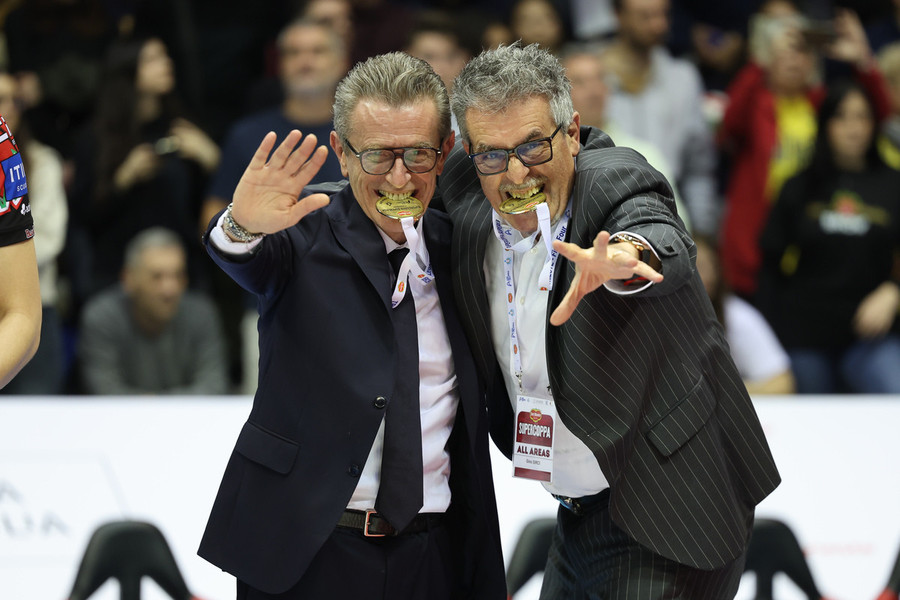 Lorenzetti e Sirci mordono l'oro di Supercoppa Lorenzetti e Sirci mordono l'oro di Supercoppa