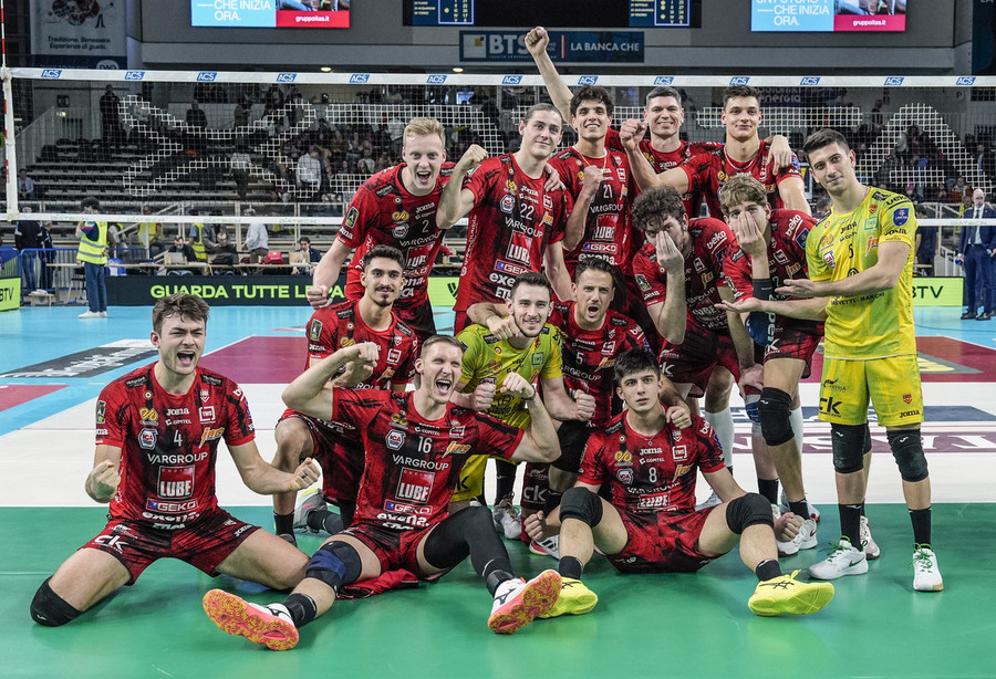 Play off Superlega: Trento si ferma in Gara 1. Civitanova espugna la BTS Arena 3-1 e si prende il primo vantaggio nella serie