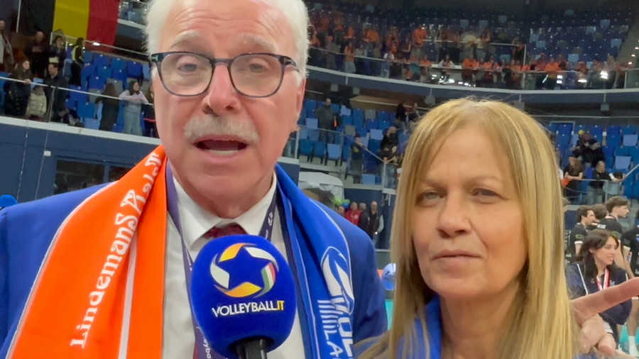 Il presidente di Allianz Powervolley Milano Lucio Fusaro con Monica Esposito Responsabile Eventi Istituzionali e Sponsorizzazioni di Allianz