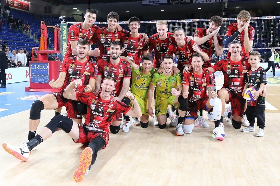 Superlega: Civitanova vince ma non convince del tutto. Bottolo: “Troppi errori, dobbiamo crescere nei momenti chiave”