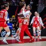 Stefano Lavarini corre ad abbracciare la centrale