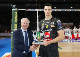 Albino Massaccesi premia Nikolov, MVP di Febbraio