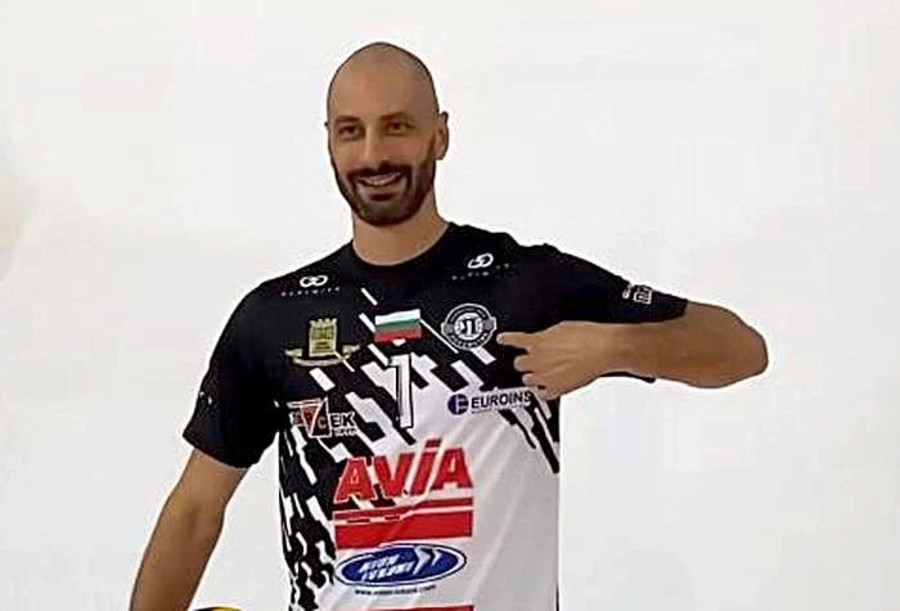 Kaziyski con la maglia del club bulgano
