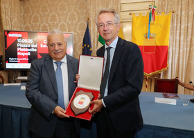 Il Presidente Fipac Giuseppe Manfredi e il Sindaco di Napoli Gaetano Manfredi
