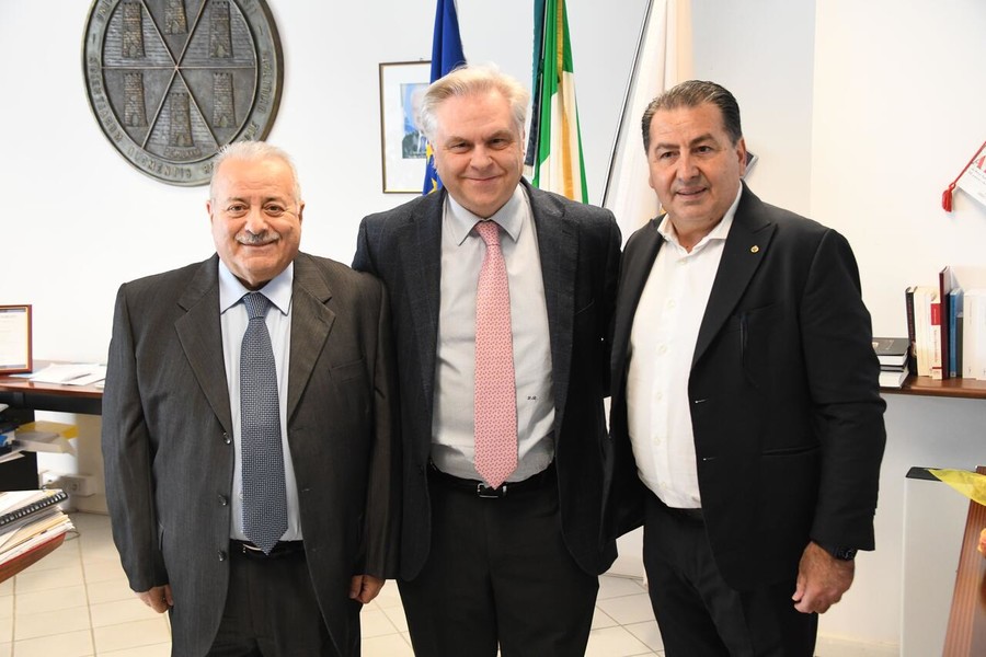 Il presidente Fipav Manfredi e con il Ct De Giorgi e Luca Brunese