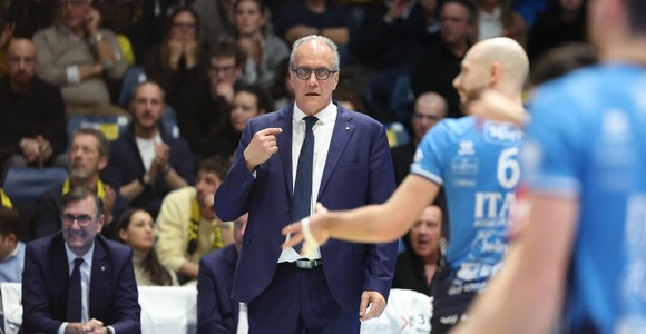 Coach Marcelo mendez Coach Marcelo mendez