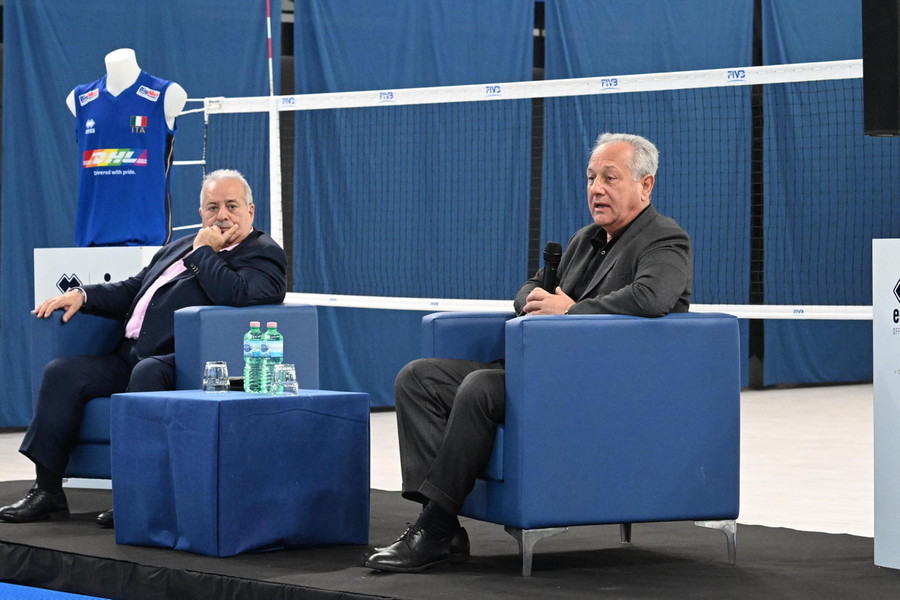 Nazionale: La conferenza stampa Fipav per presentare Julio Velasco - video