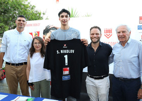 Simeon "Moni" Nikolov durante la presentazione a Civitanova Marche