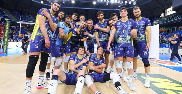 Play Off Challenge: Modena va in finale, Milano archivia un'epoca