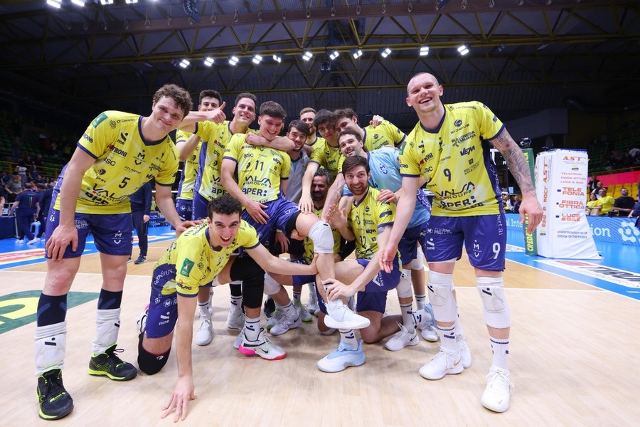 Superlega Play Off 5° posto: Modena batte Cuneo 3-0 in Gara 1, Davyskiba guida i gialloblù