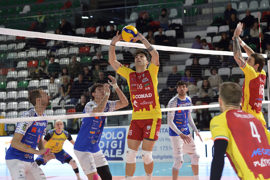 Reggio Emilia - Mantova il big match