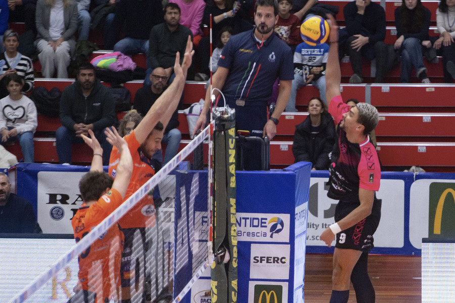 Motzo in attacco, top scorer