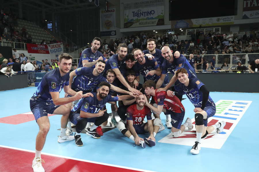 Monza festeggia il successo di Trento in gara 3 di semifinale