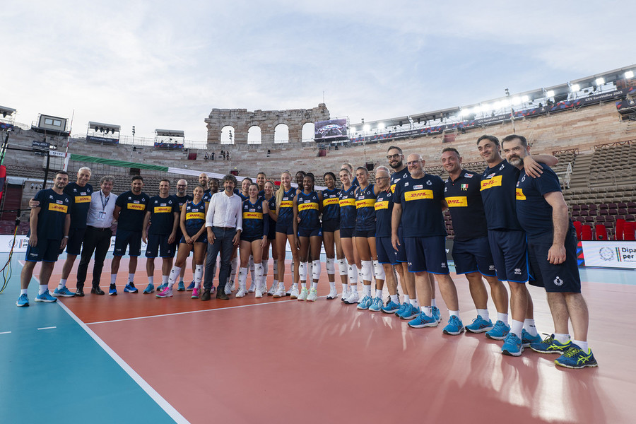 Europei F.: Le azzurre conoscono il campo all'Arena. C'è anche il Sindaco Tommasi - foto