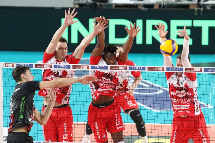 Superlega Credem Banca: Tutto di domenica. Big match a Verona e Piacenza Superlega Credem Banca: Tutto di domenica. Big match a Verona e Piacenza