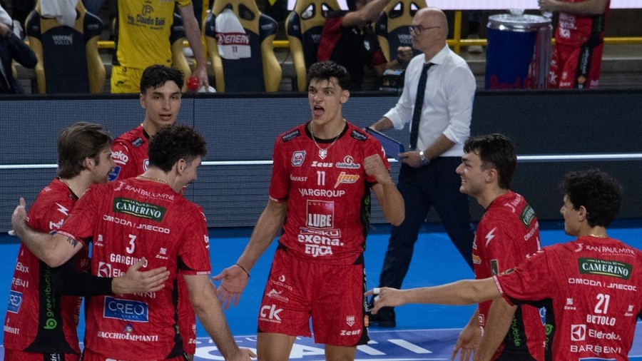 Civitanova: Due premi per Nikolov, a quattro punti dal sorpasso su Sokolov Civitanova: Due premi per Nikolov, a quattro punti dal sorpasso su Sokolov