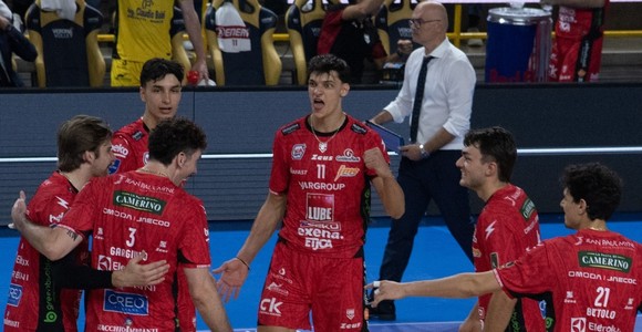 Civitanova: Due premi per Nikolov, a quattro punti dal sorpasso su Sokolov Civitanova: Due premi per Nikolov, a quattro punti dal sorpasso su Sokolov