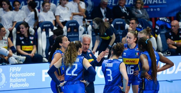 Nazionale Femminile: Oggi a Genova allenamento aperto al pubblico per l’Italia di Velasco Nazionale Femminile: Oggi a Genova allenamento aperto al pubblico per l’Italia di Velasco
