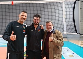Coach Leondino Giombini, il nuovo acquisto Ovidiu Darlaczi e il presidente Gianpiero Santini