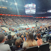 La CHI Center di Omaha per la prima partita della PVF - foto Instagram @izzypinedaa