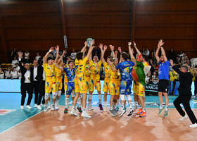 Play Off A2: La Tinet Prata di Pordenone vola in SuperLega: Pineto si arrende in Gara 3 Play Off A2: La Tinet Prata di Pordenone vola in SuperLega: Pineto si arrende in Gara 3