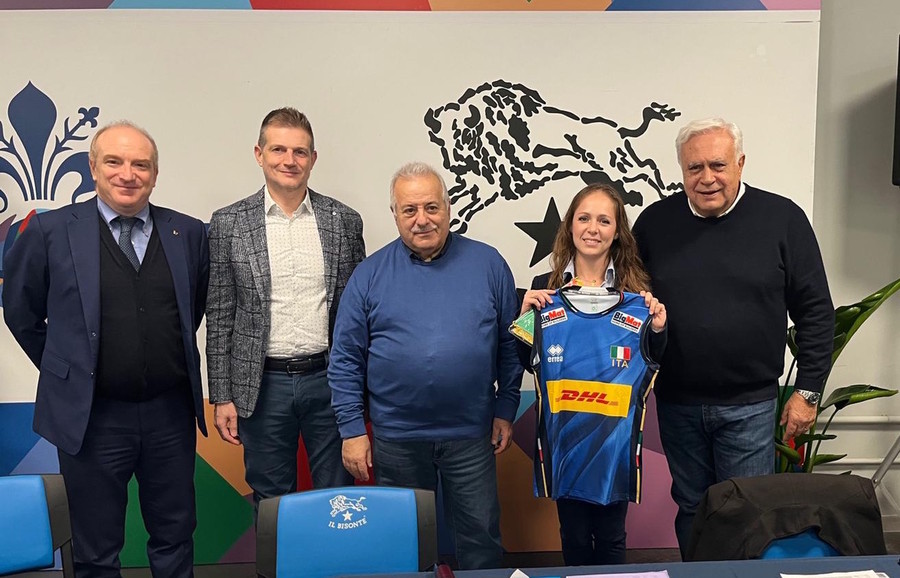 Il Segretario Generale Bellotti, il vice presidente Sala, il presidente Manfredi, l'Assessora comunale allo Sport Letizia Perini e il vice presidente Sità