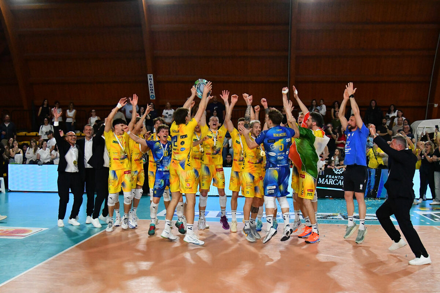 Play Off A2: La Tinet Prata di Pordenone vola in SuperLega: Pineto si arrende in Gara 3 Play Off A2: La Tinet Prata di Pordenone vola in SuperLega: Pineto si arrende in Gara 3