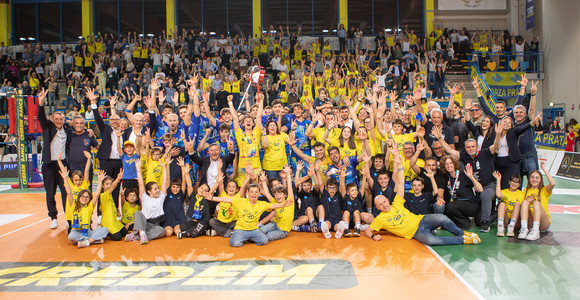 Play Off Serie A2 Credem Banca: Prata di Pordenone scrive la storia, è finale. Brescia eliminata al tie-break